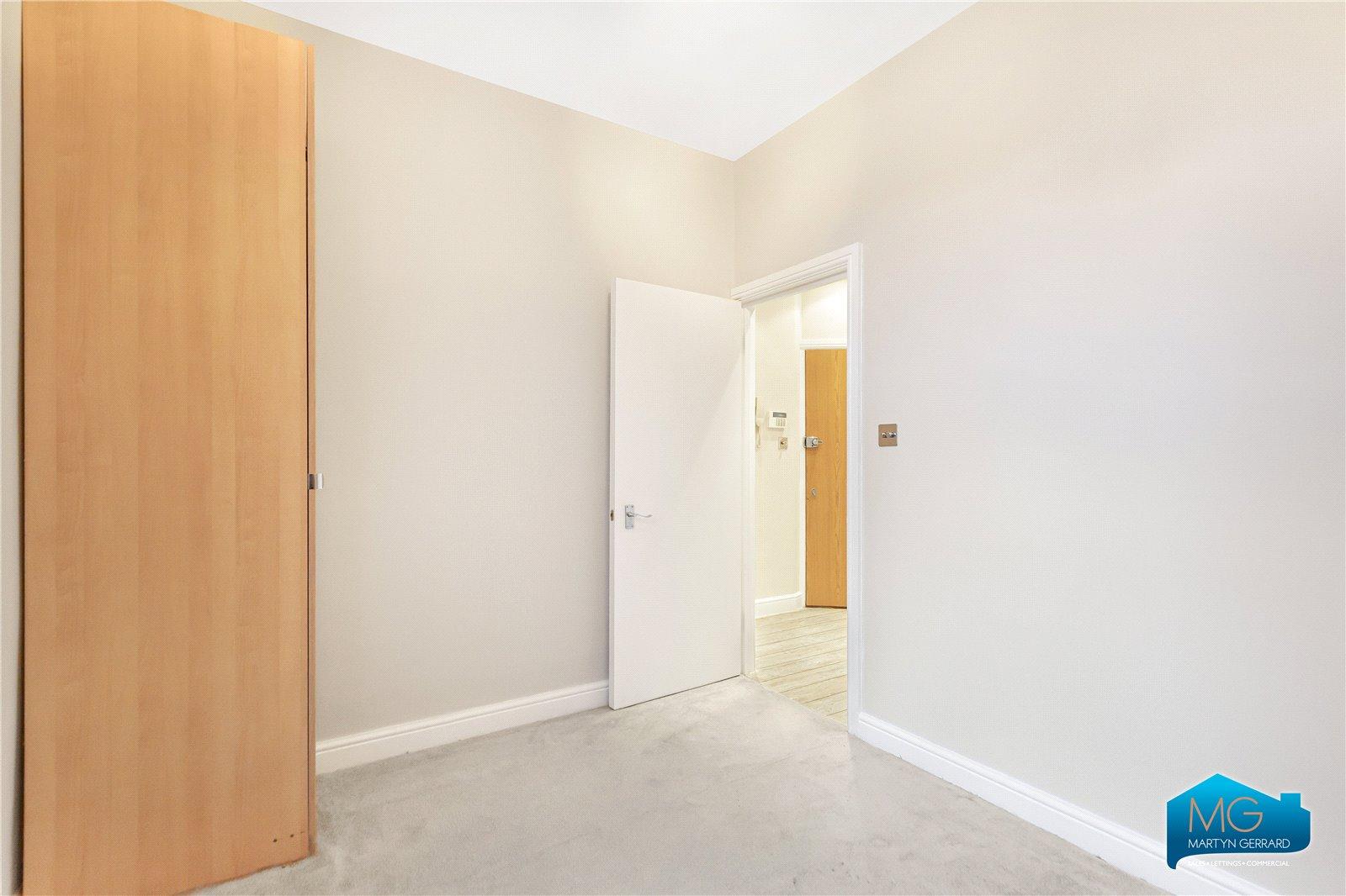 2 bedroom Ground Floor Flat to rent - Martyn Gerrard