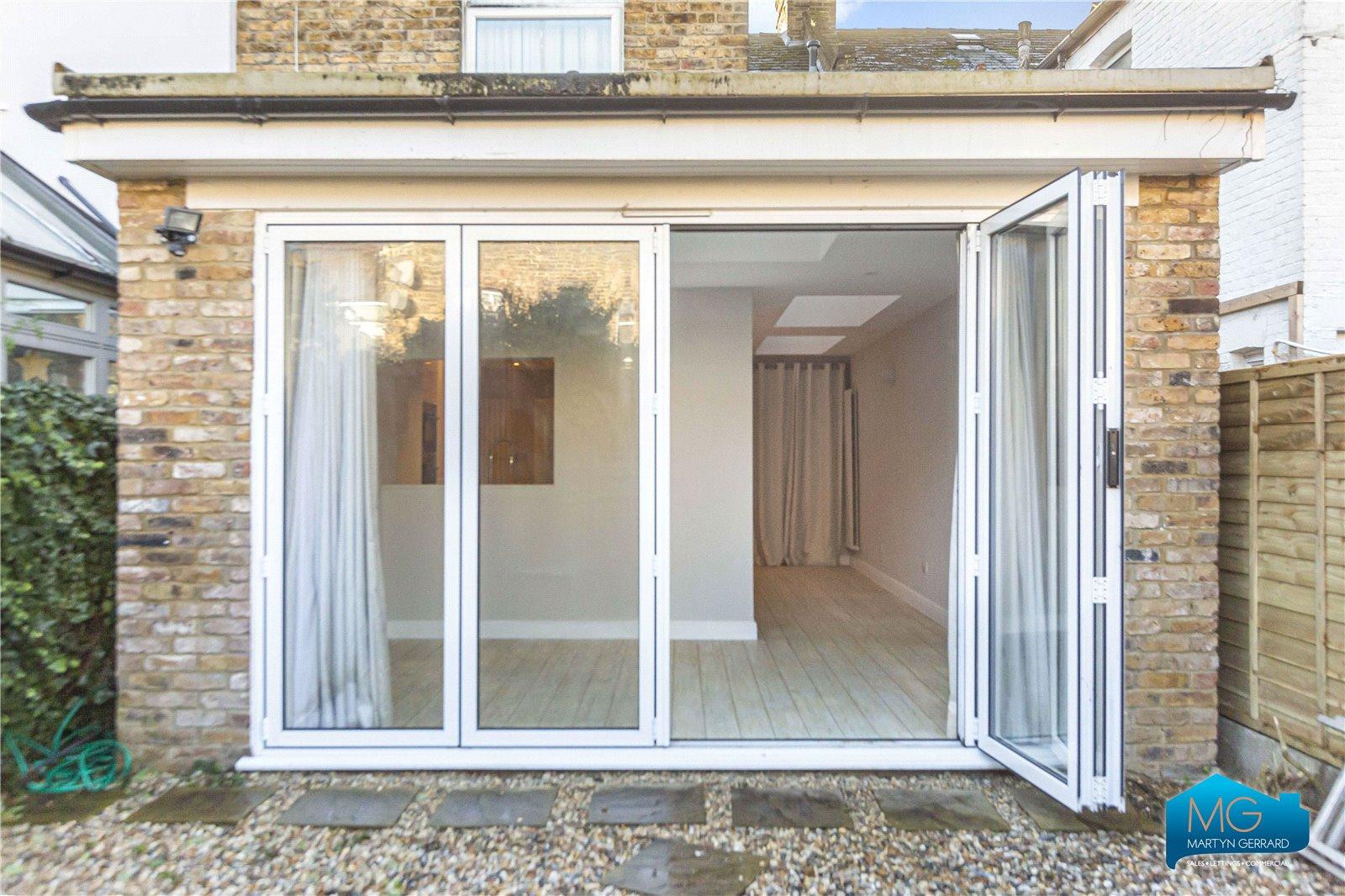 2 bedroom Ground Floor Flat to rent - Martyn Gerrard