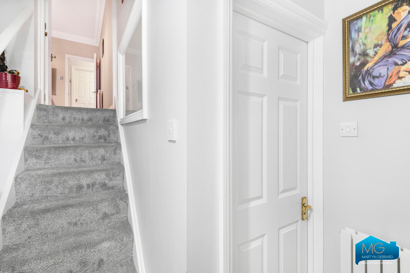 2 bedroom Apartment to rent - Martyn Gerrard