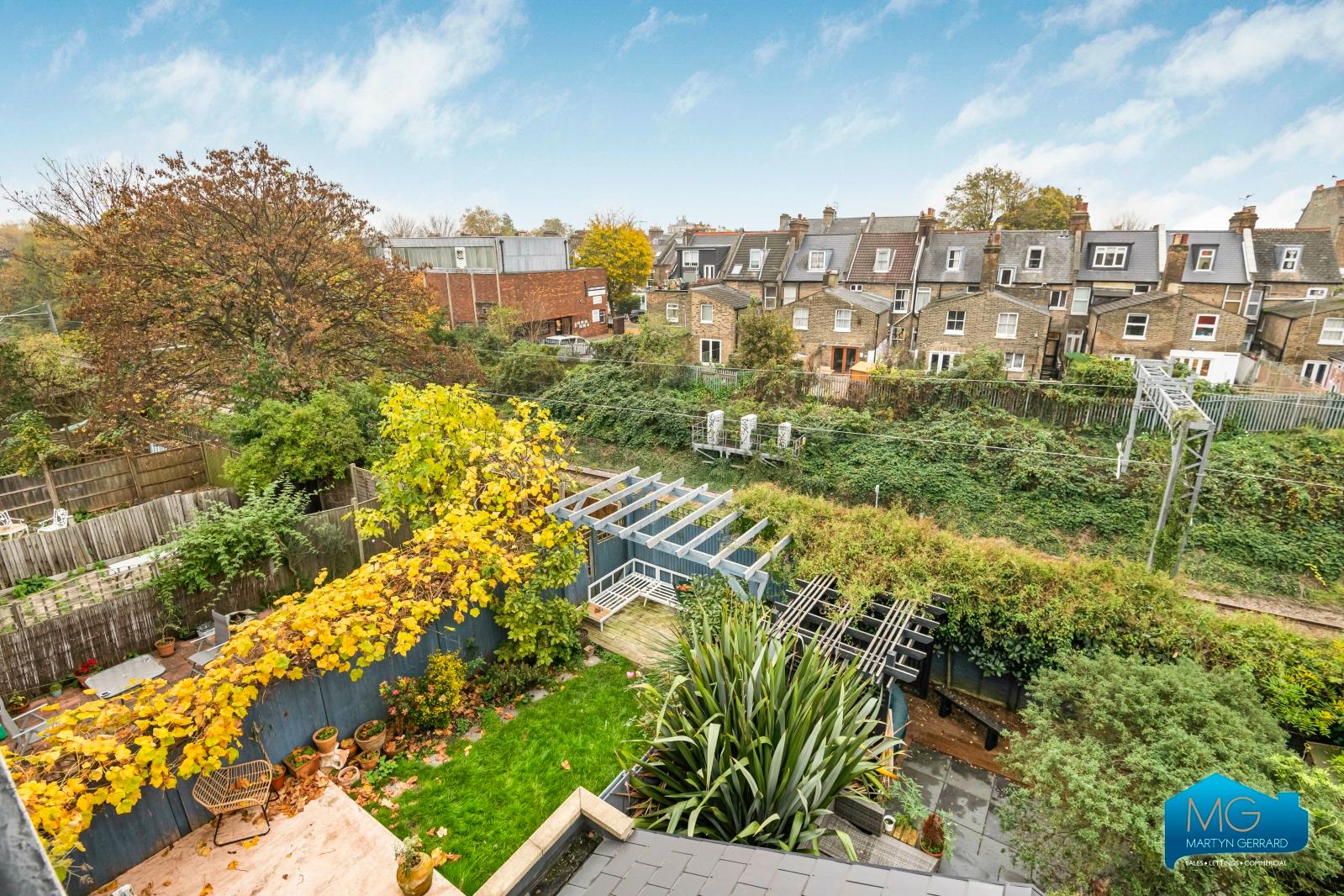 2 bedroom Apartment to rent - Martyn Gerrard