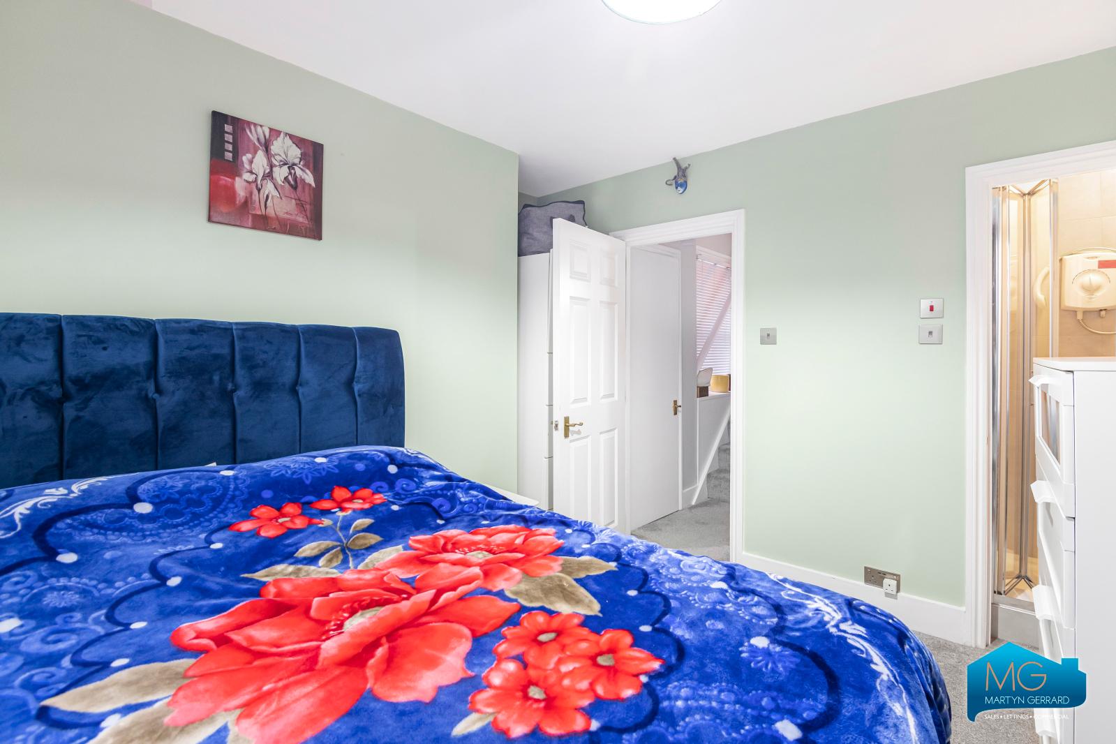 2 bedroom Apartment to rent - Martyn Gerrard