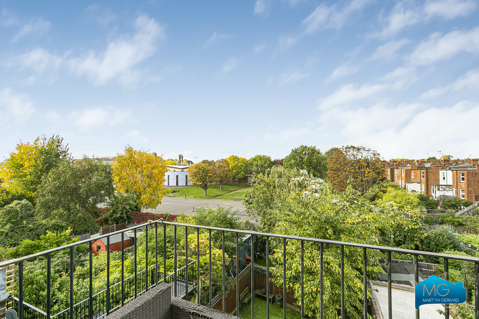 5 bedroom End of Terrace House to rent - Martyn Gerrard