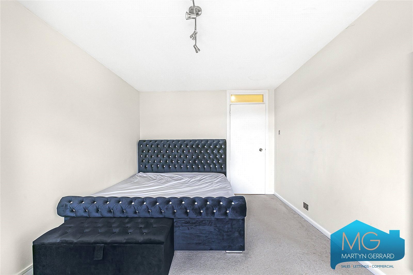 Knightswood Court, Avenue Road, Crouch End, London, N6+  - Martyn Gerrard