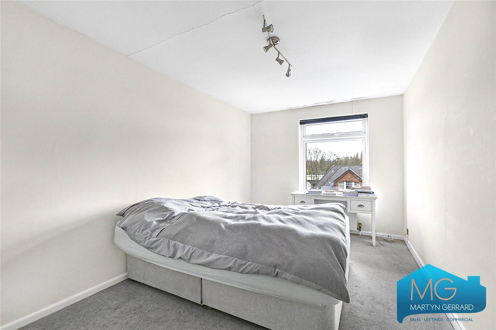2 bedroom Apartment to rent - Martyn Gerrard