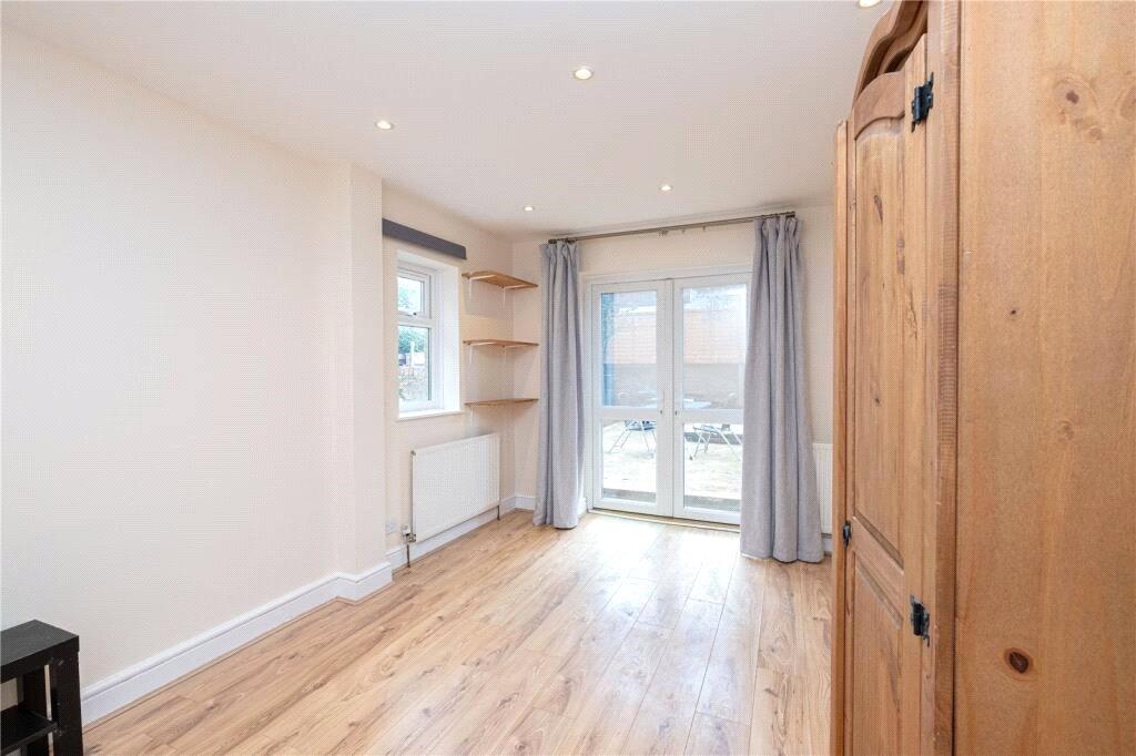 2 bedroom Ground Floor Flat to rent + ' - Martyn Gerrard
