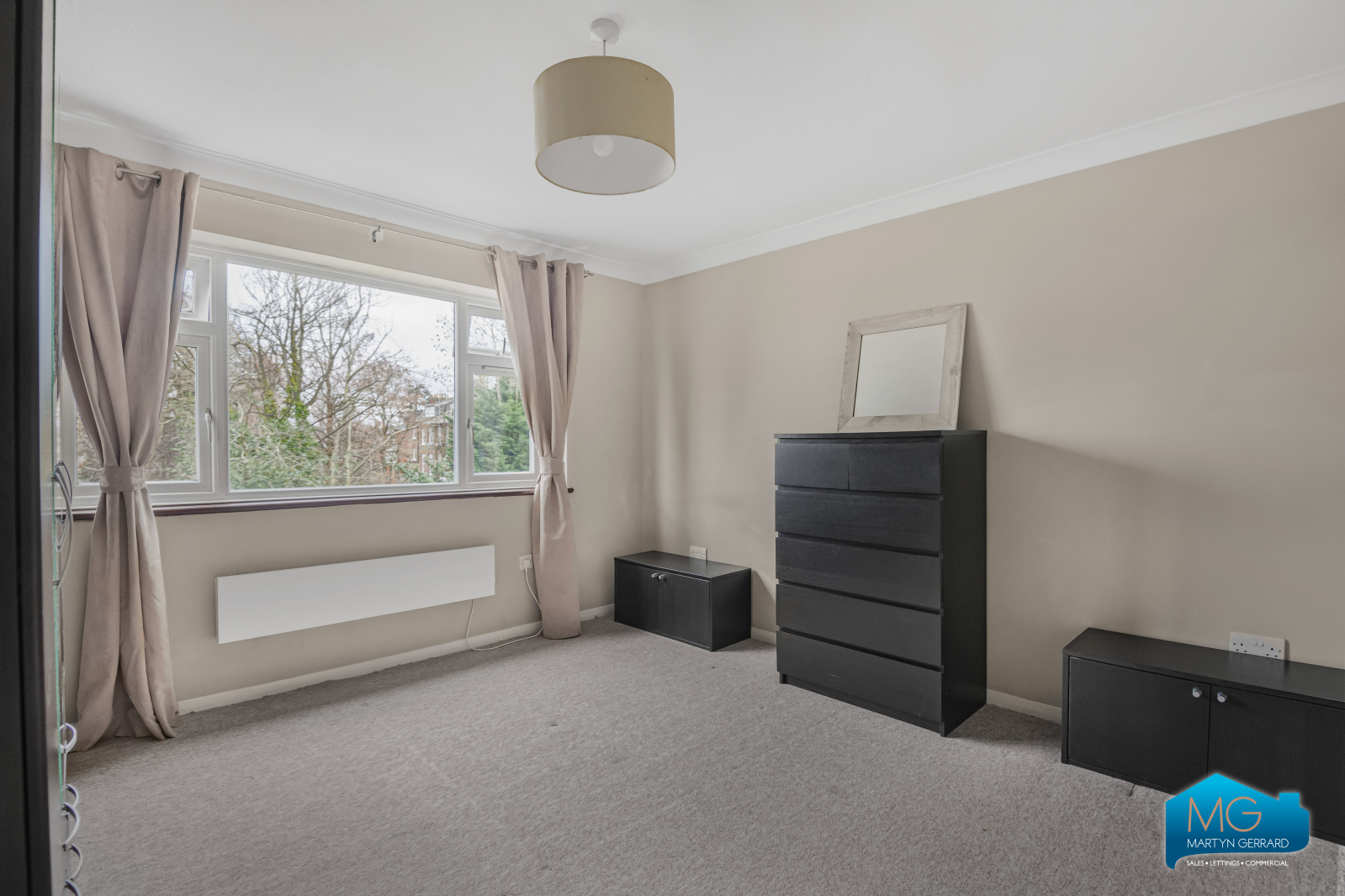 Waverley Road, Crouch End, London, N8+  - Martyn Gerrard