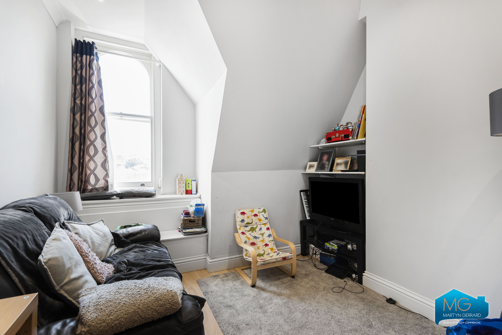 Crouch End Hill, Crouch End, London, N8+  - Martyn Gerrard