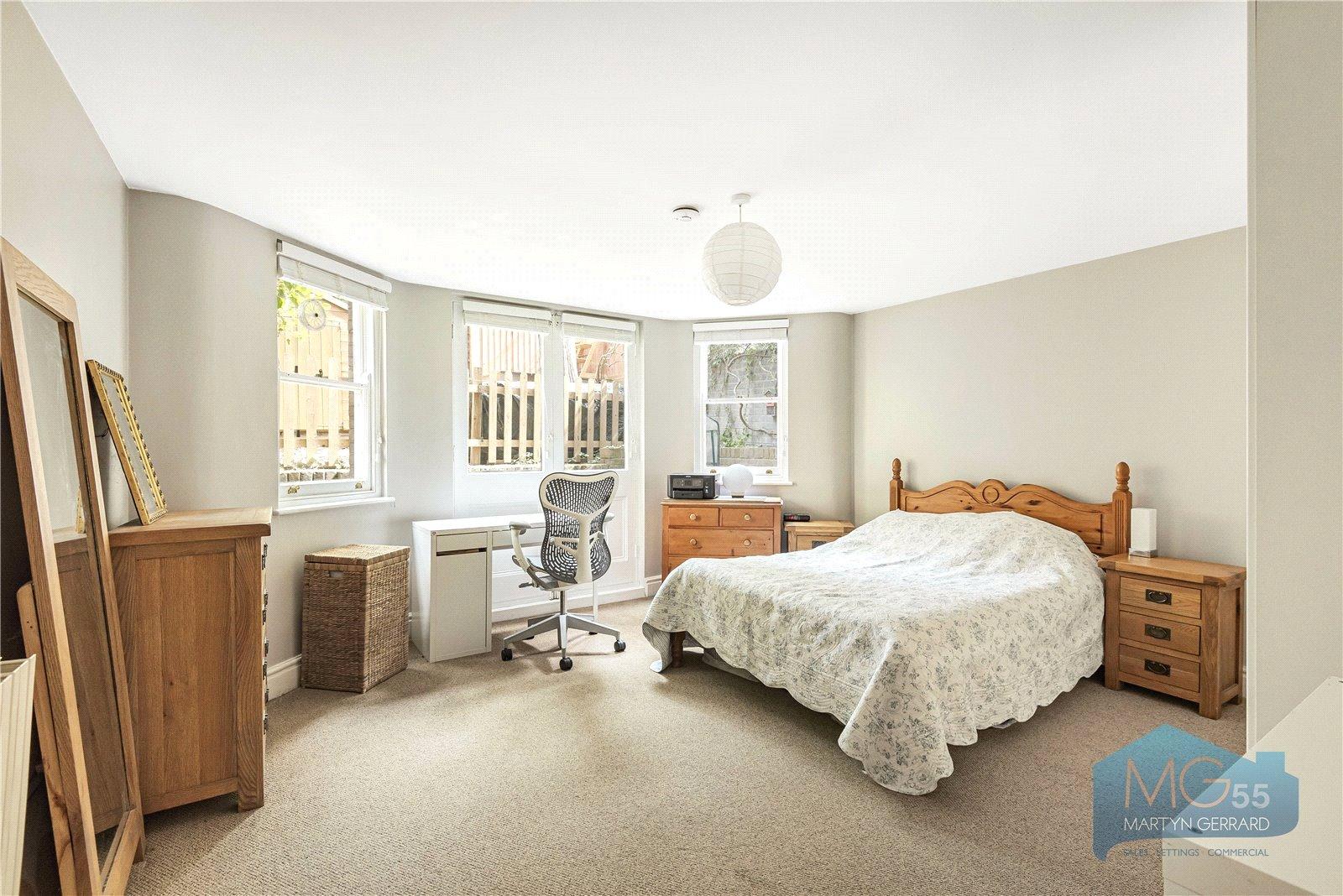 2 bedroom Ground Floor Flat to rent - Martyn Gerrard