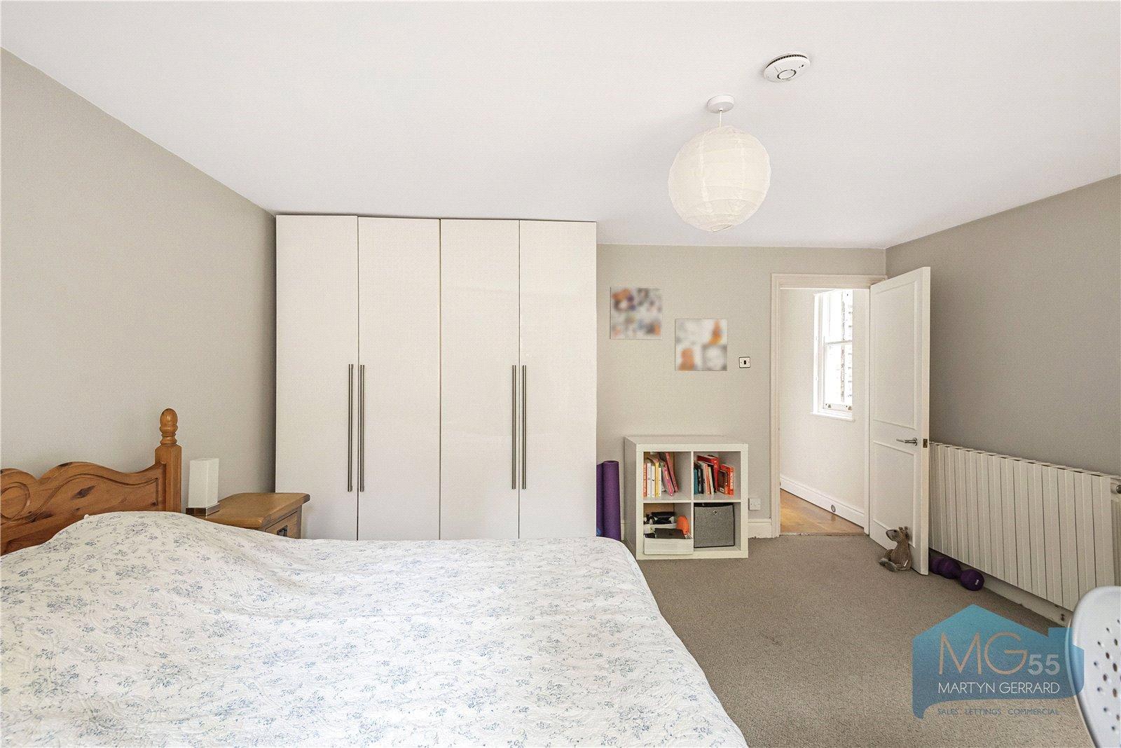 2 bedroom Ground Floor Flat to rent - Martyn Gerrard