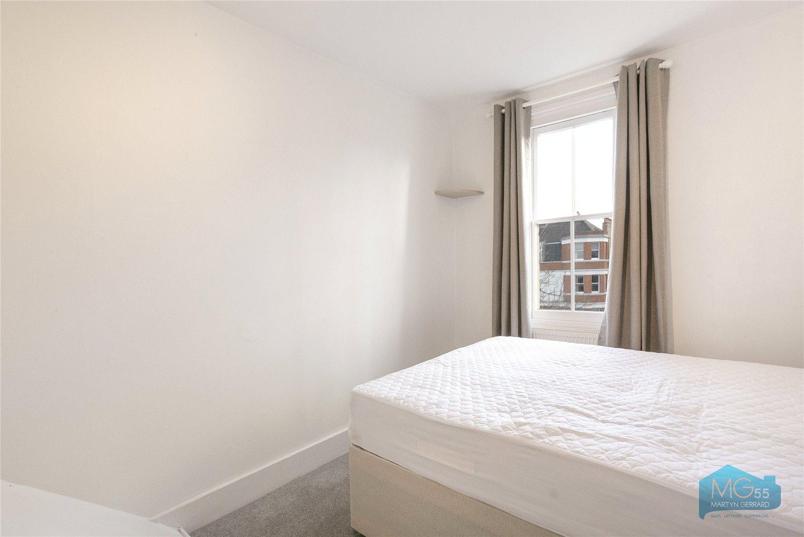 2 bedroom Apartment to rent - Martyn Gerrard