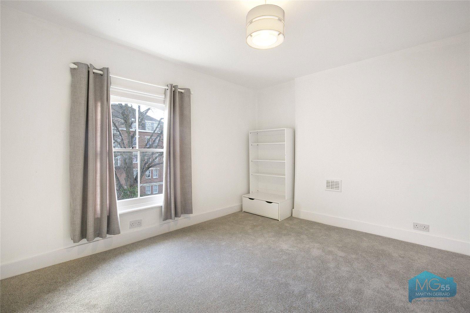 2 bedroom Apartment to rent - Martyn Gerrard