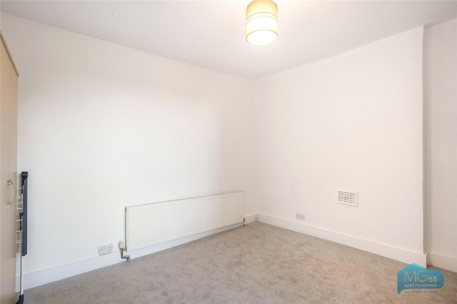 2 bedroom Apartment to rent - Martyn Gerrard