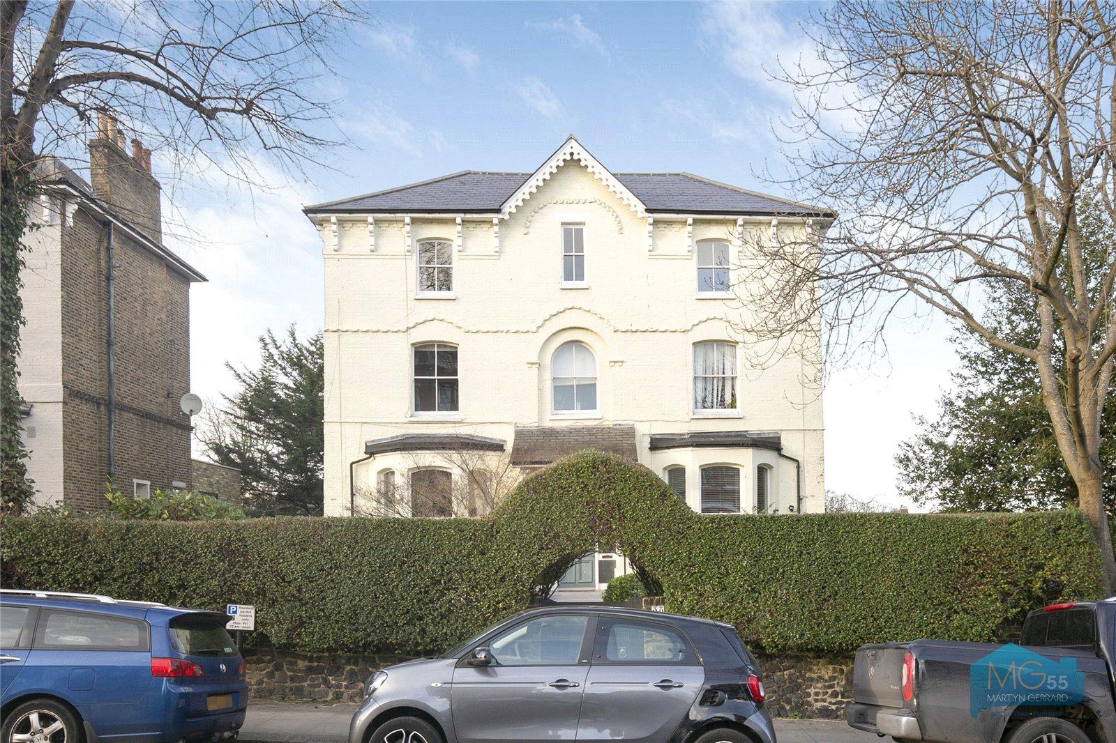 2 bedroom Apartment to rent - Martyn Gerrard