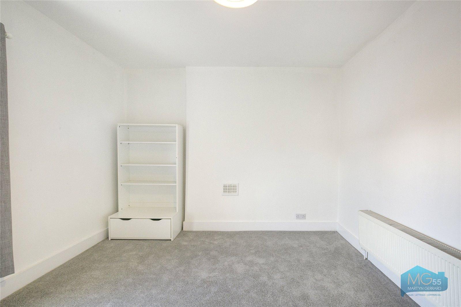 2 bedroom Apartment to rent - Martyn Gerrard