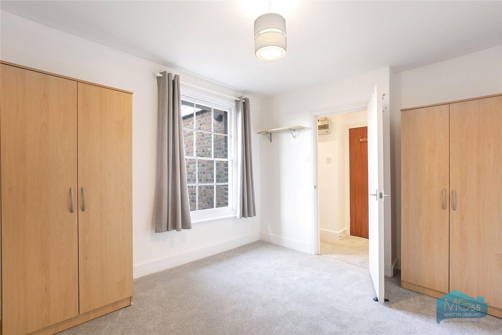 2 bedroom Apartment to rent - Martyn Gerrard