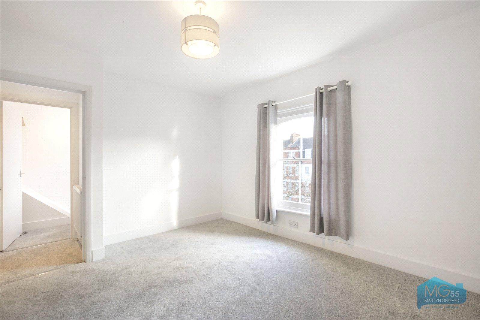 2 bedroom Apartment to rent - Martyn Gerrard