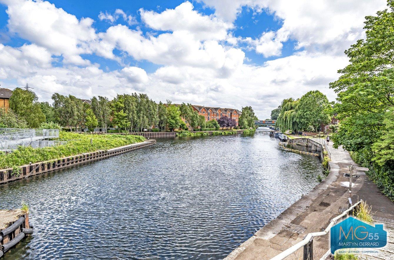 1 bedroom Apartment to rent + ' - Martyn Gerrard