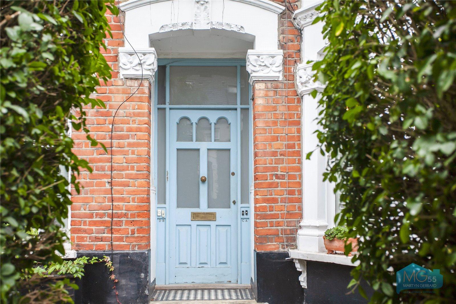 1 bedroom Ground Floor Flat to rent - Martyn Gerrard