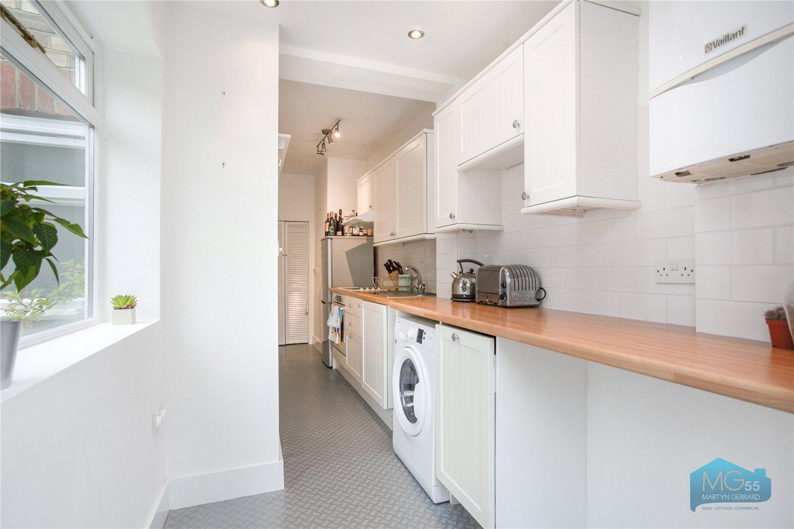 1 bedroom Ground Floor Flat to rent - Martyn Gerrard