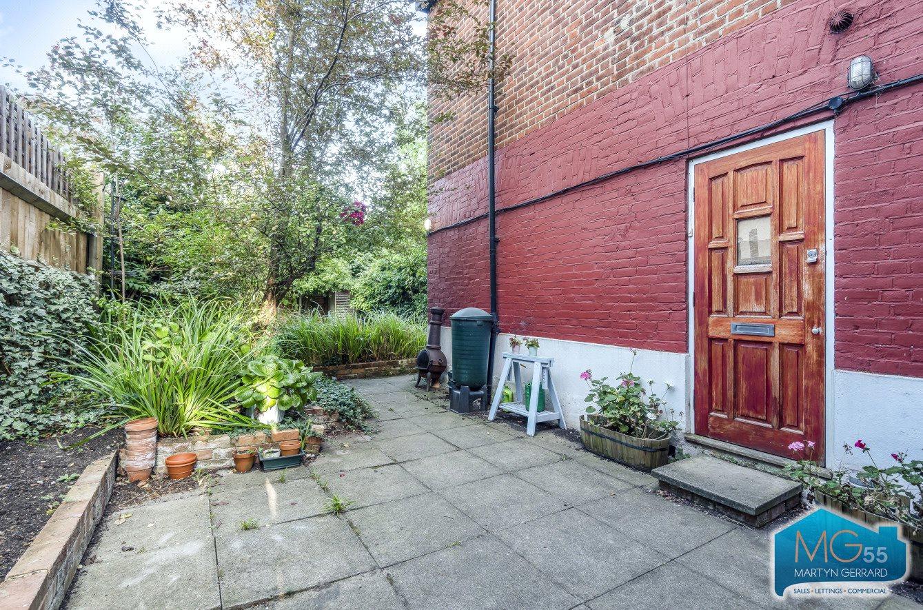 1 bedroom Apartment to rent - Martyn Gerrard