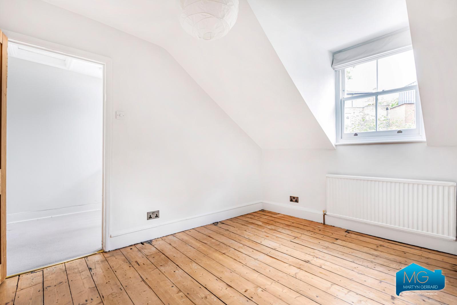 4 bedroom End of Terrace House to rent - Martyn Gerrard