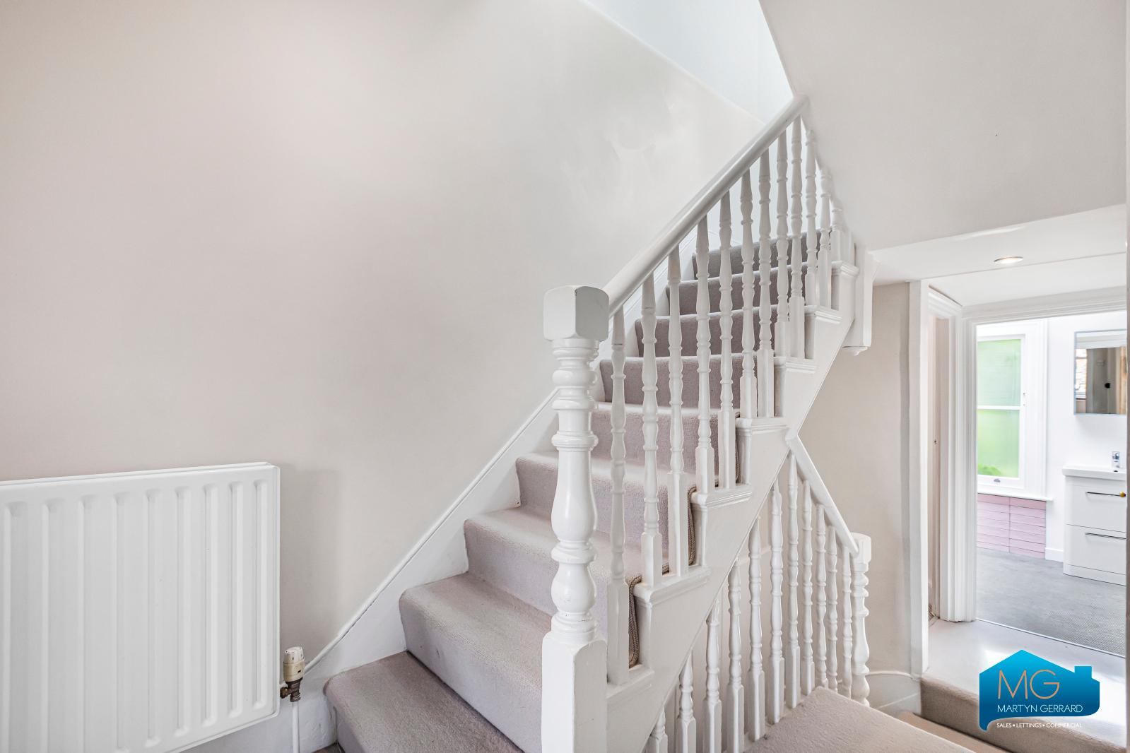 4 bedroom End of Terrace House to rent - Martyn Gerrard