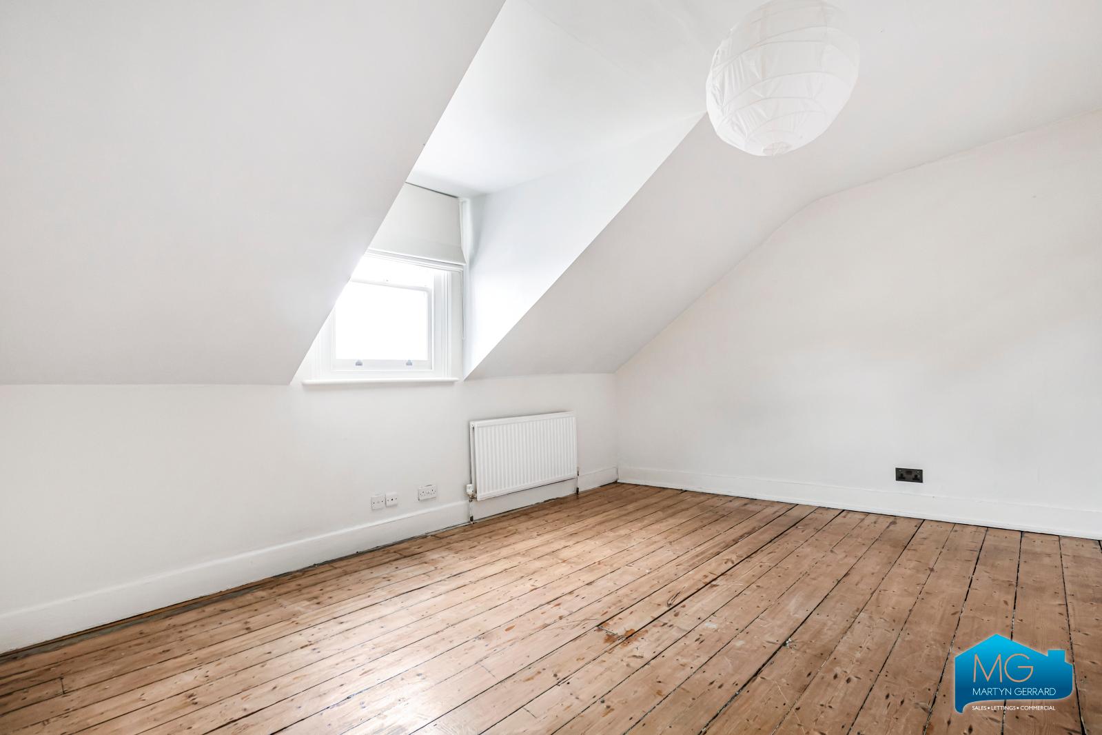 4 bedroom End of Terrace House to rent - Martyn Gerrard