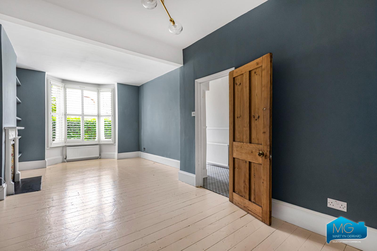 4 bedroom End of Terrace House to rent - Martyn Gerrard