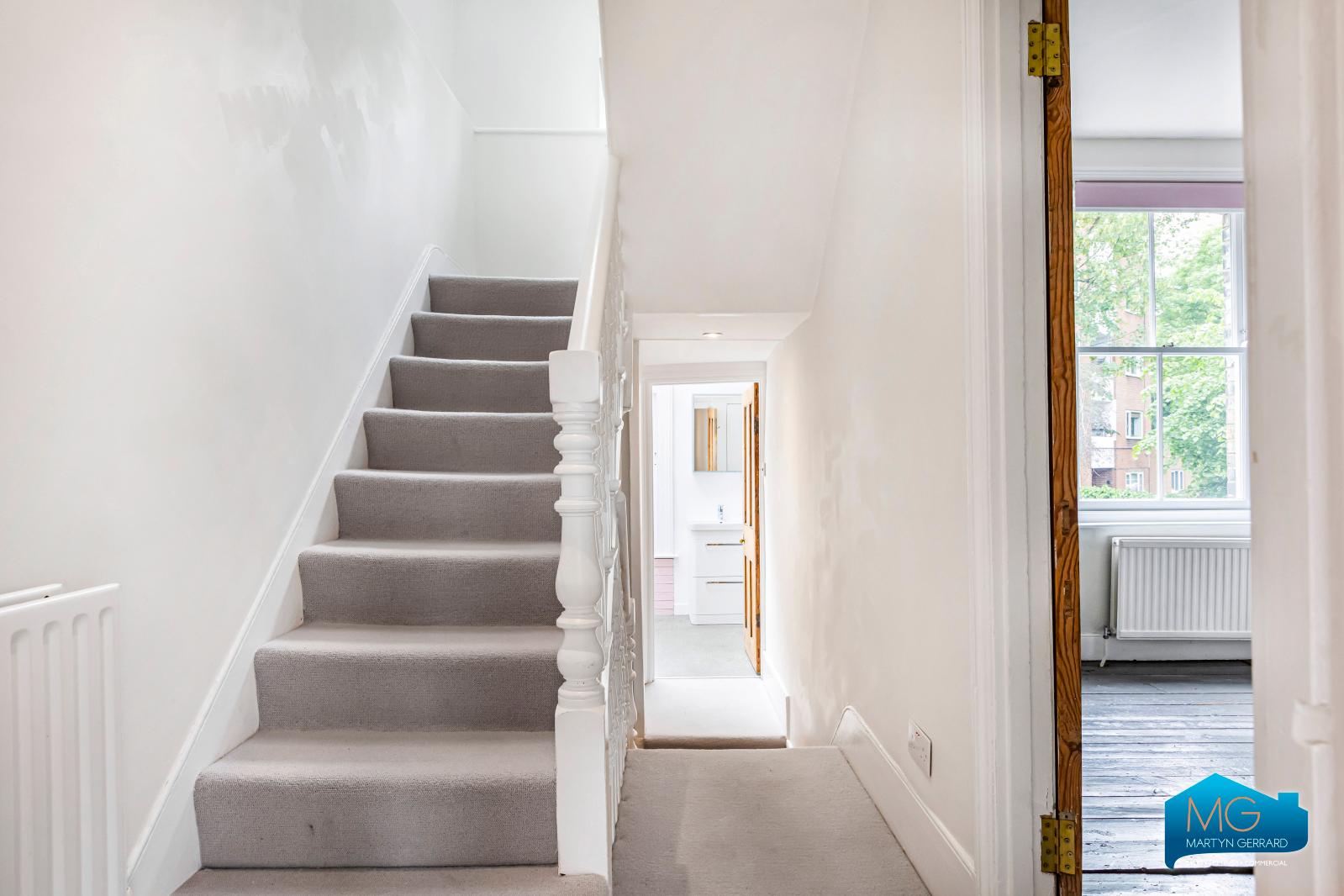 4 bedroom End of Terrace House to rent - Martyn Gerrard