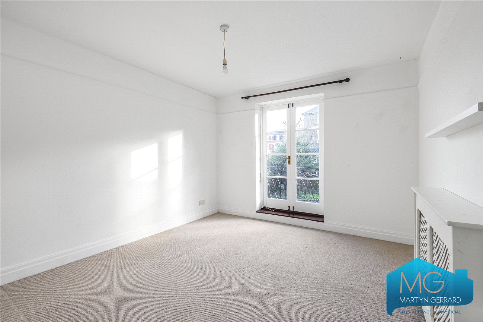 3 bedroom Semi-Detached House to rent - Martyn Gerrard