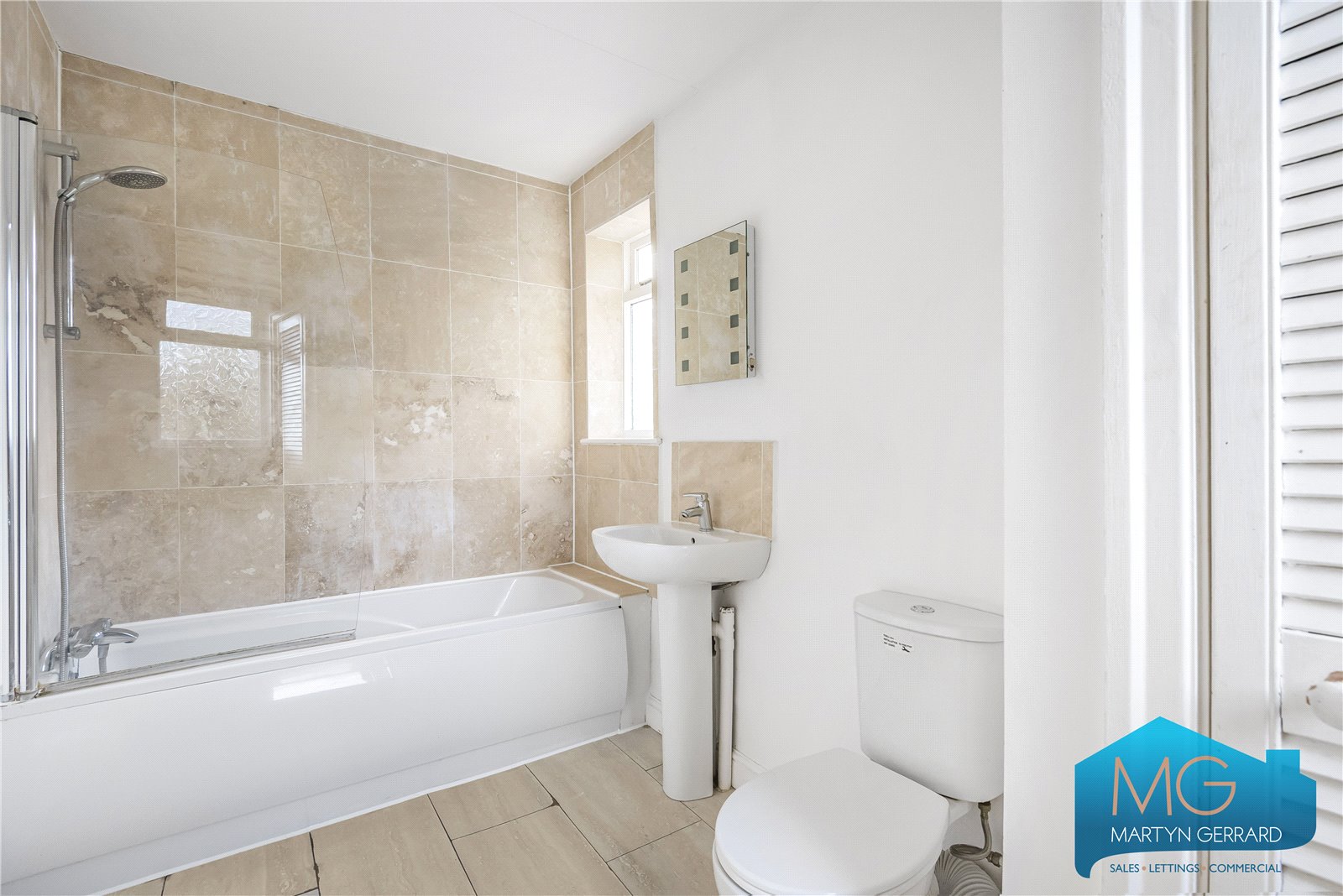 3 bedroom Semi-Detached House to rent - Martyn Gerrard