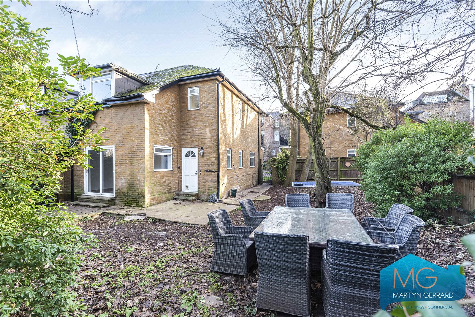 3 bedroom Semi-Detached House to rent - Martyn Gerrard