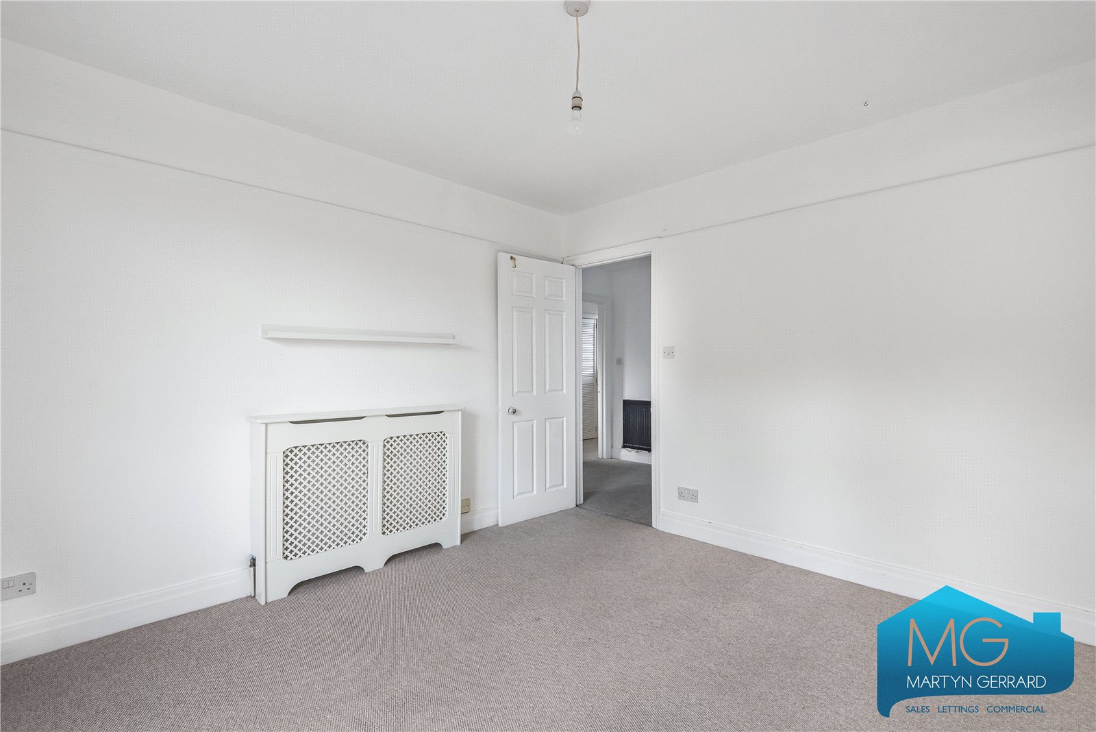 3 bedroom Semi-Detached House to rent - Martyn Gerrard