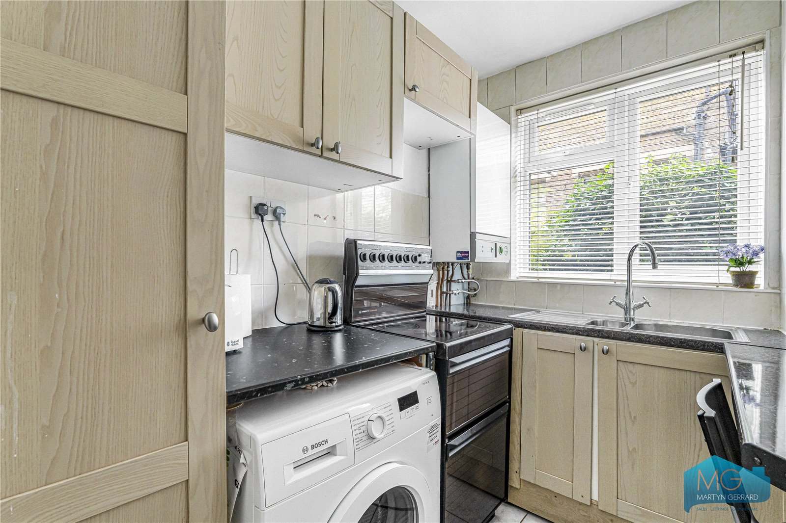 Crescent Road, Crouch End, London, N8+  - Martyn Gerrard