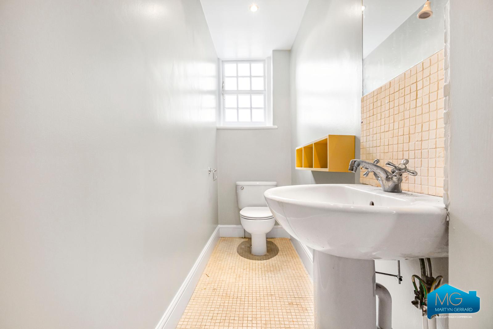 2 bedroom Apartment to rent - Martyn Gerrard