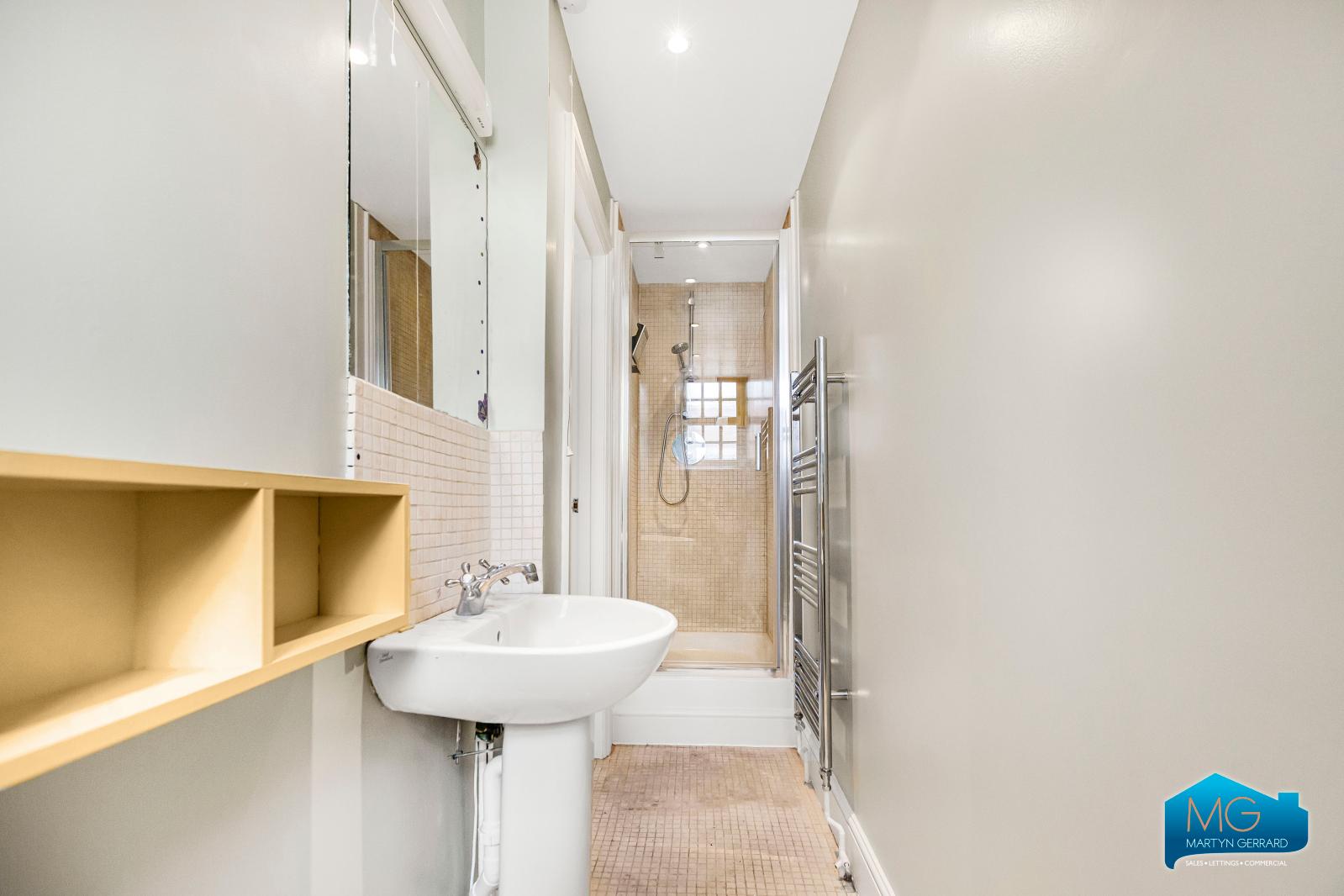 2 bedroom Apartment to rent - Martyn Gerrard