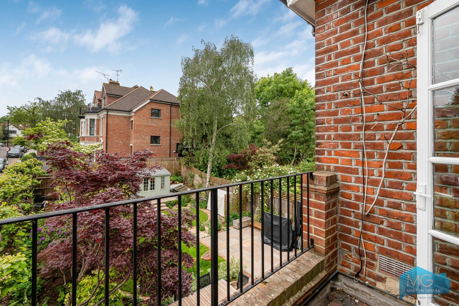2 bedroom Apartment to rent - Martyn Gerrard