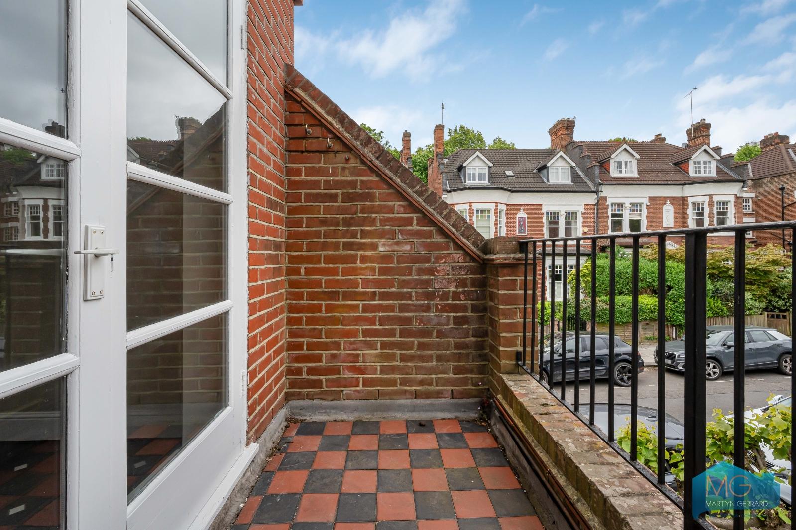 2 bedroom Apartment to rent - Martyn Gerrard