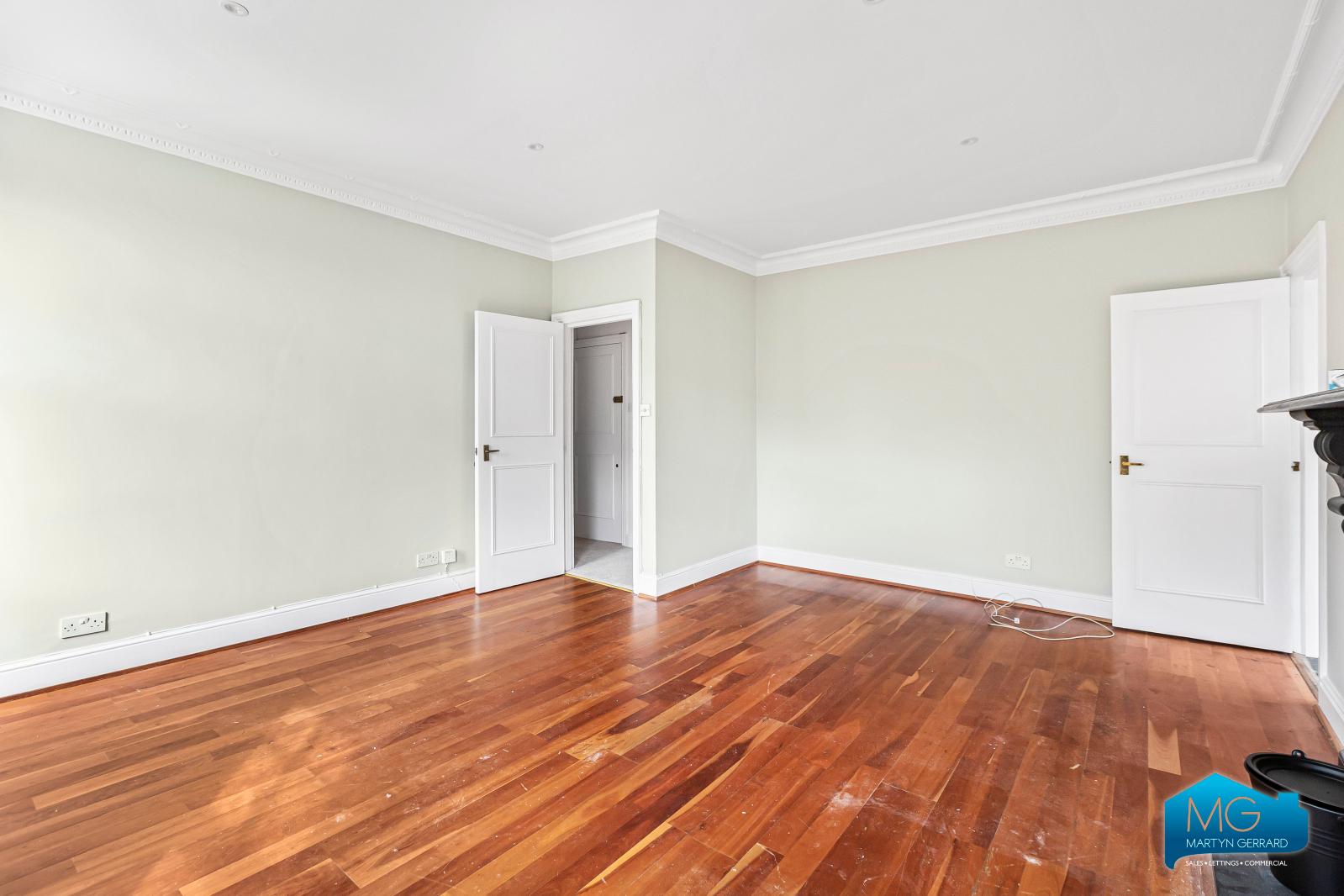 2 bedroom Apartment to rent - Martyn Gerrard