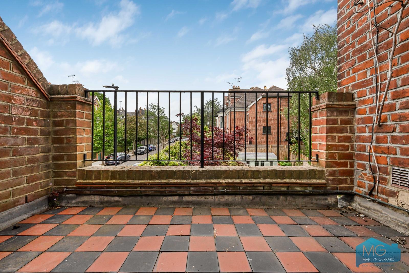 2 bedroom Apartment to rent - Martyn Gerrard