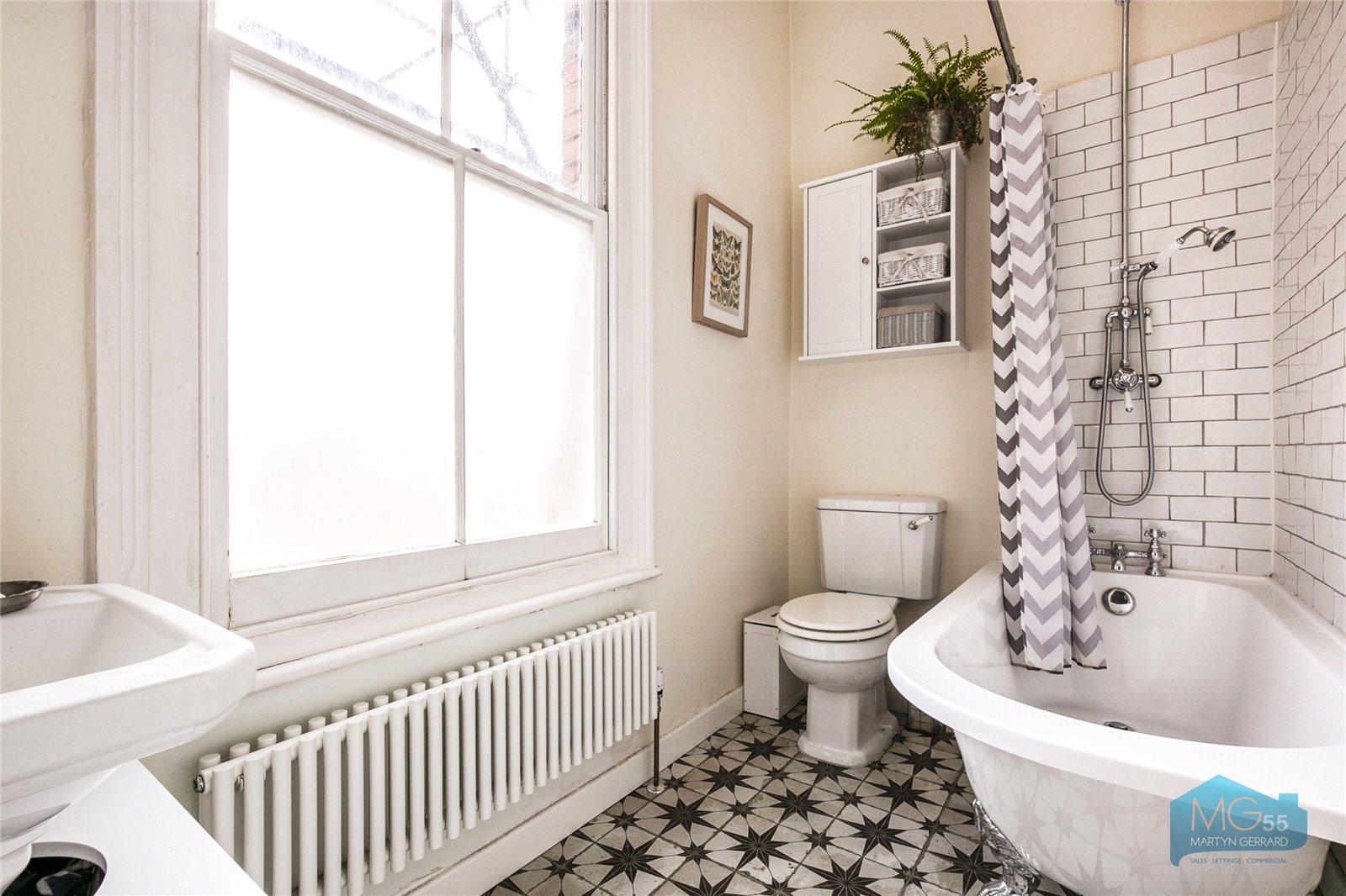 2 bedroom Apartment to rent - Martyn Gerrard