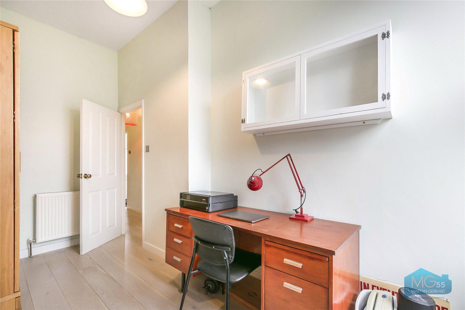 2 bedroom Apartment to rent - Martyn Gerrard