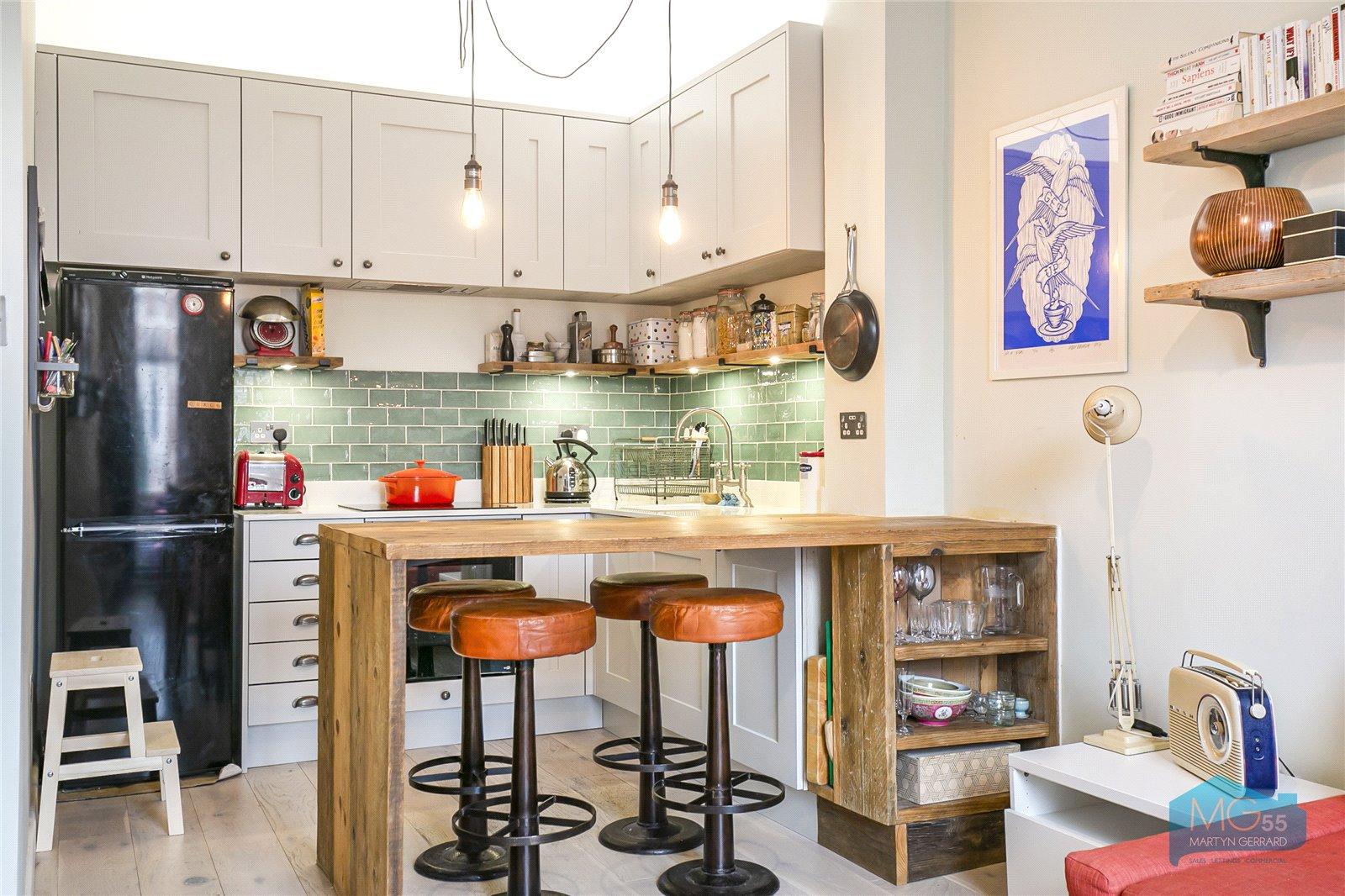 2 bedroom Apartment to rent - Martyn Gerrard