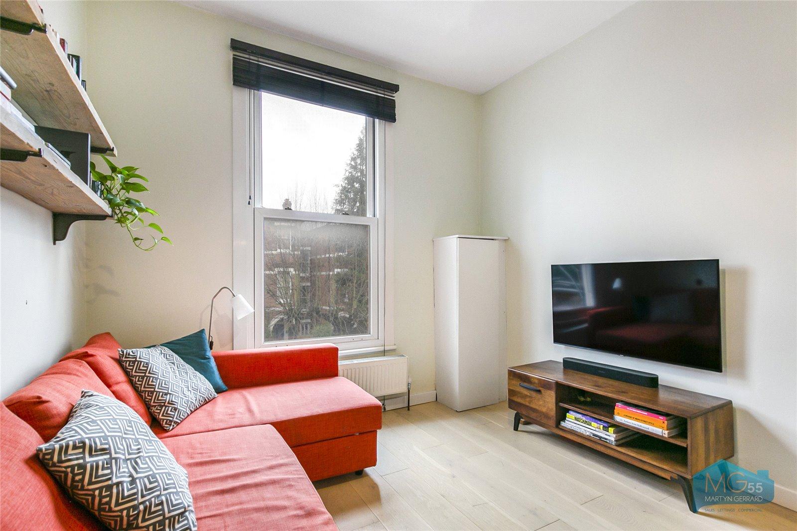 2 bedroom Apartment to rent - Martyn Gerrard