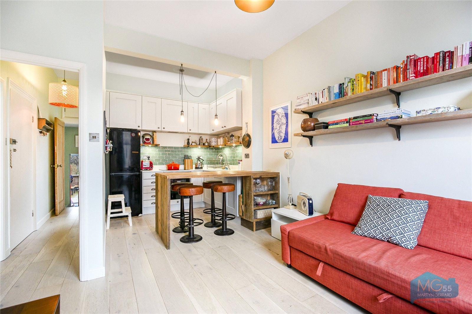 2 bedroom Apartment to rent - Martyn Gerrard