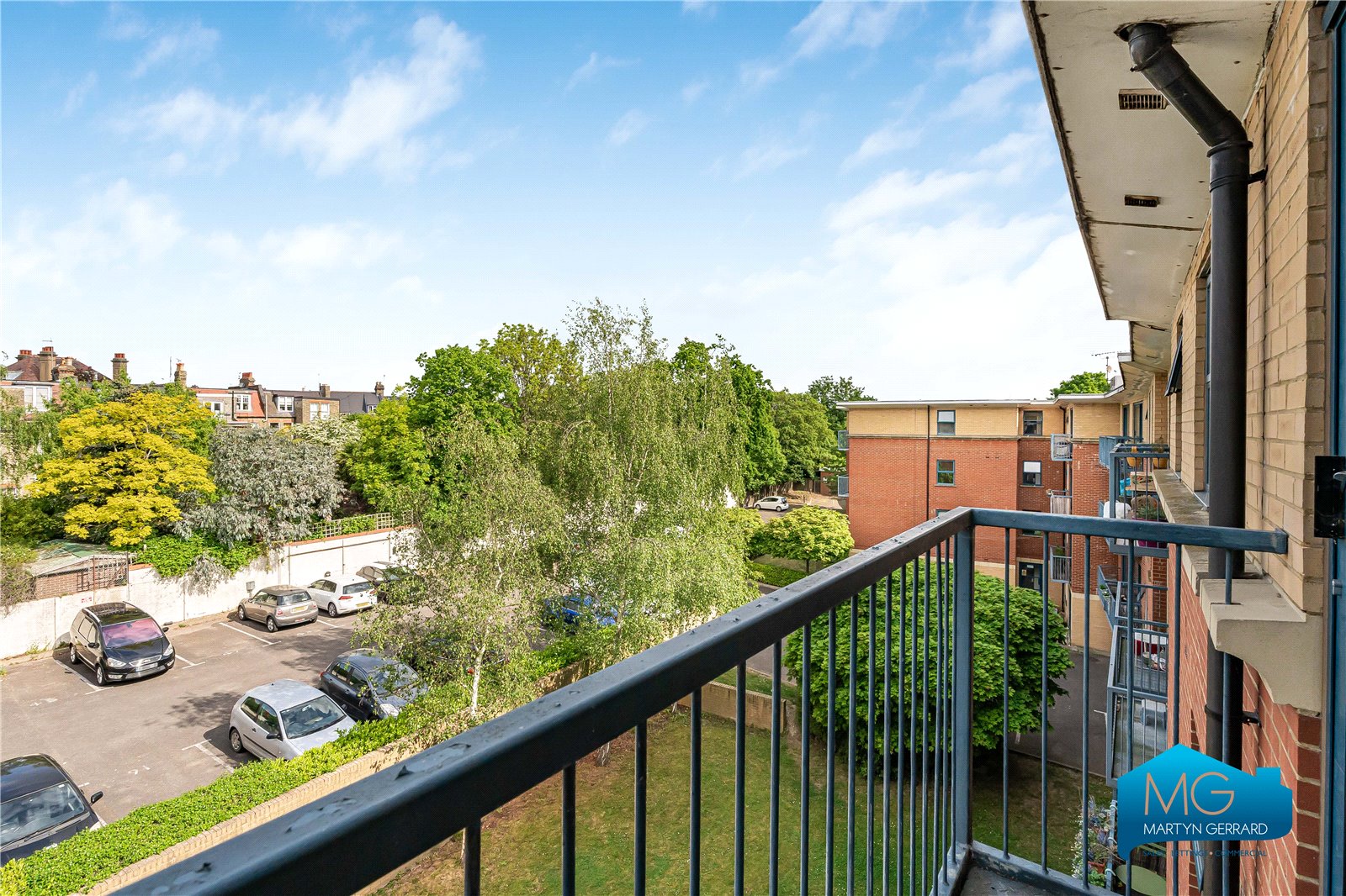 2 bedroom Apartment to rent - Martyn Gerrard