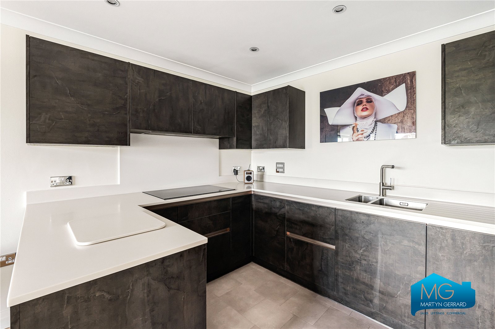 2 bedroom Apartment to rent - Martyn Gerrard