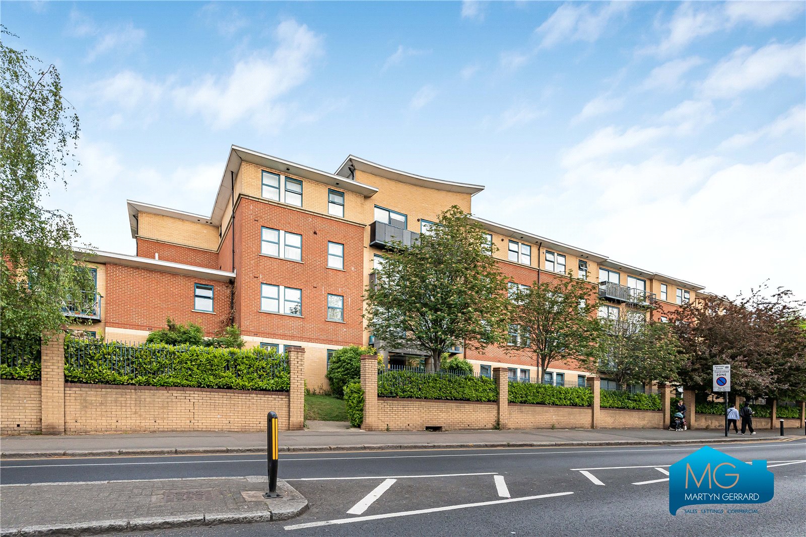 2 bedroom Apartment to rent - Martyn Gerrard