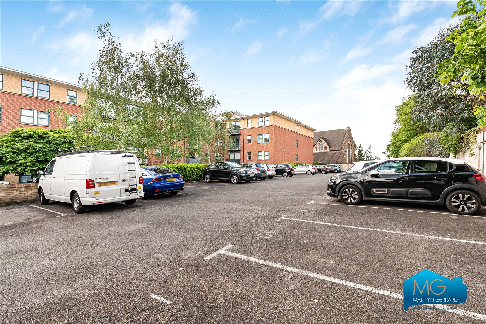 2 bedroom Apartment to rent - Martyn Gerrard