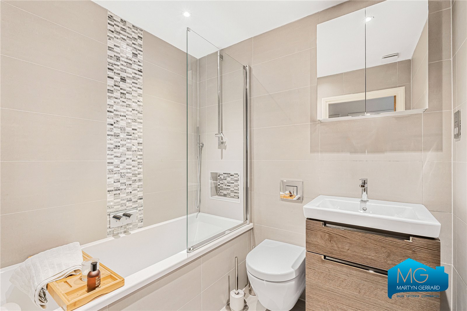 2 bedroom Apartment to rent - Martyn Gerrard